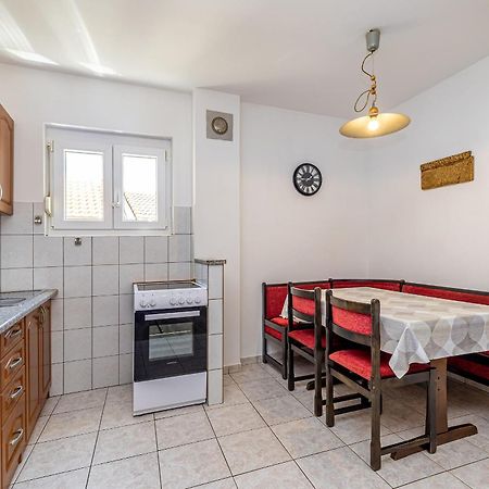 Private Accommodation Stara Baška Exteriér fotografie