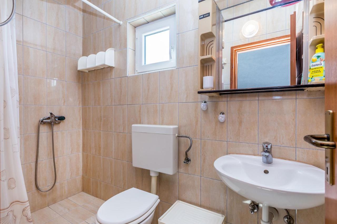 Private Accommodation Stara Baška Exteriér fotografie