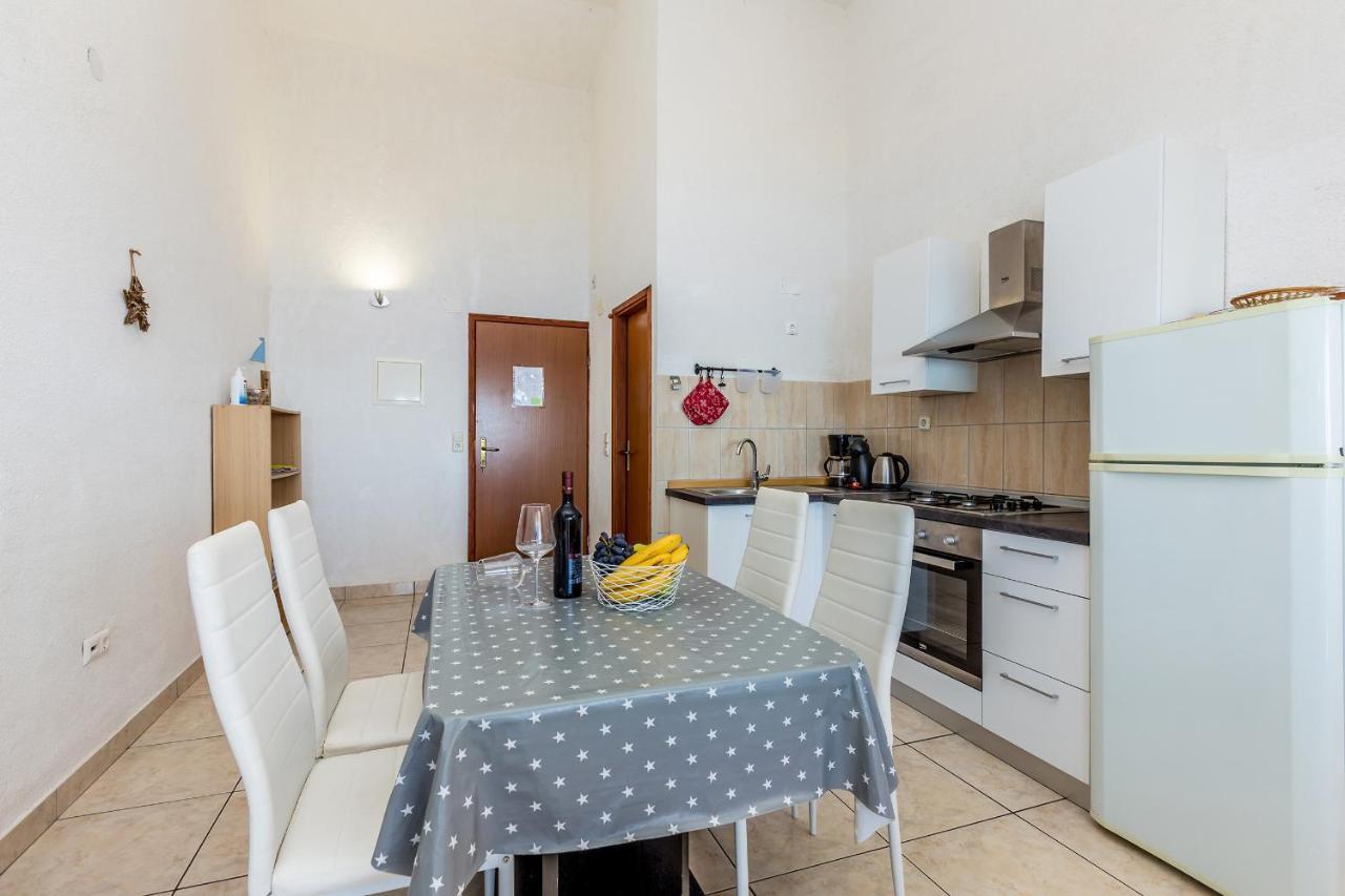 Private Accommodation Stara Baška Exteriér fotografie
