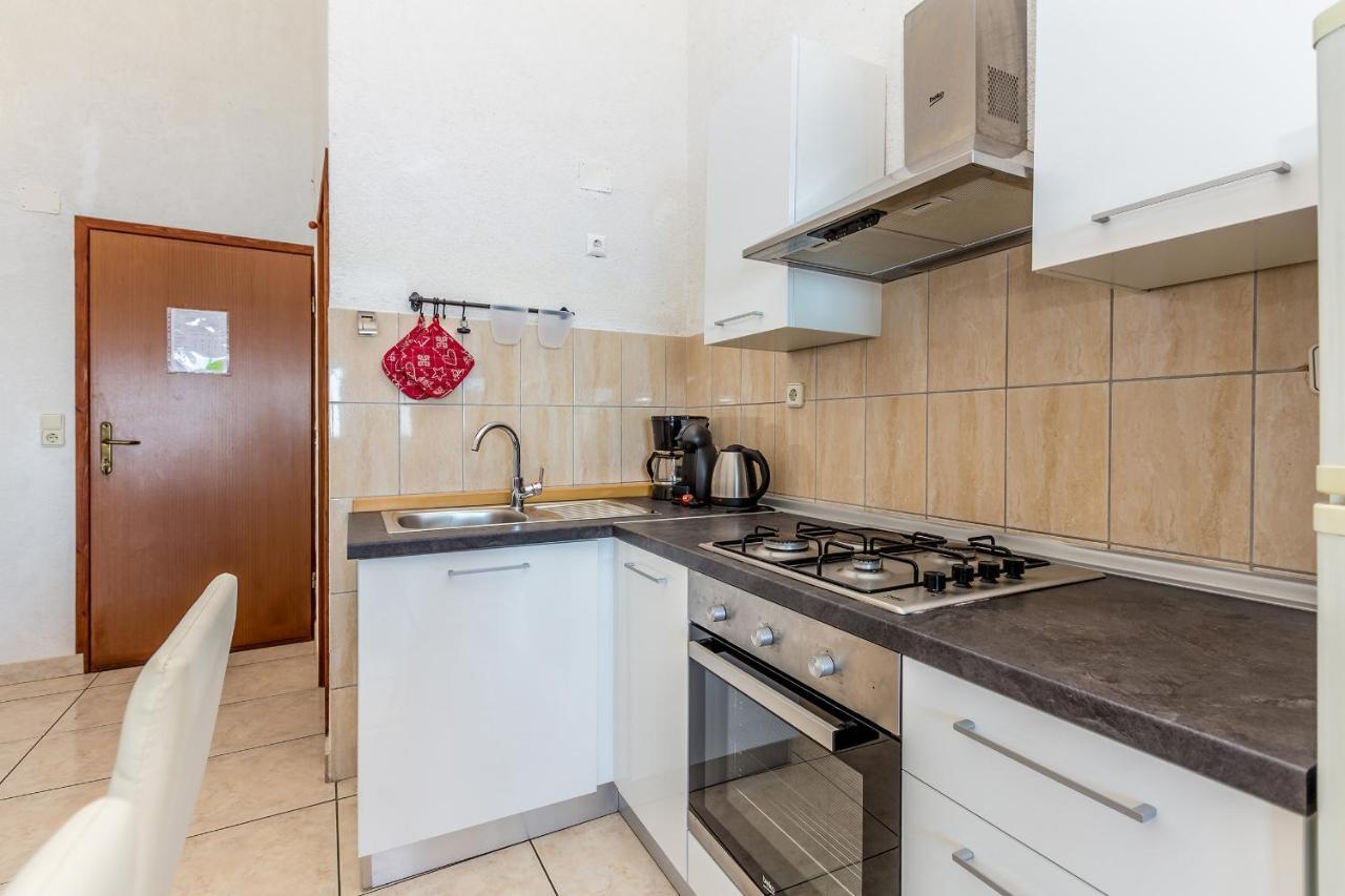 Private Accommodation Stara Baška Exteriér fotografie