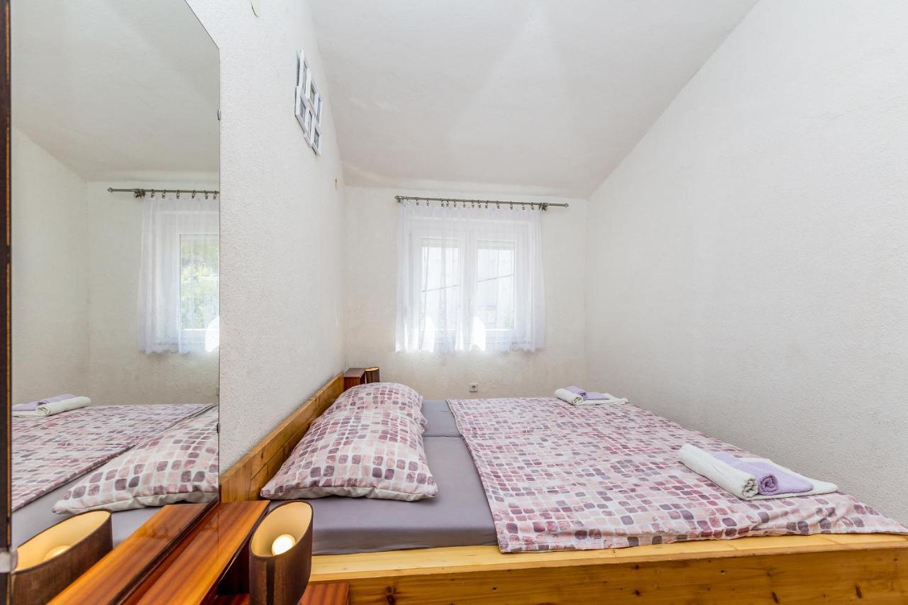 Private Accommodation Stara Baška Exteriér fotografie