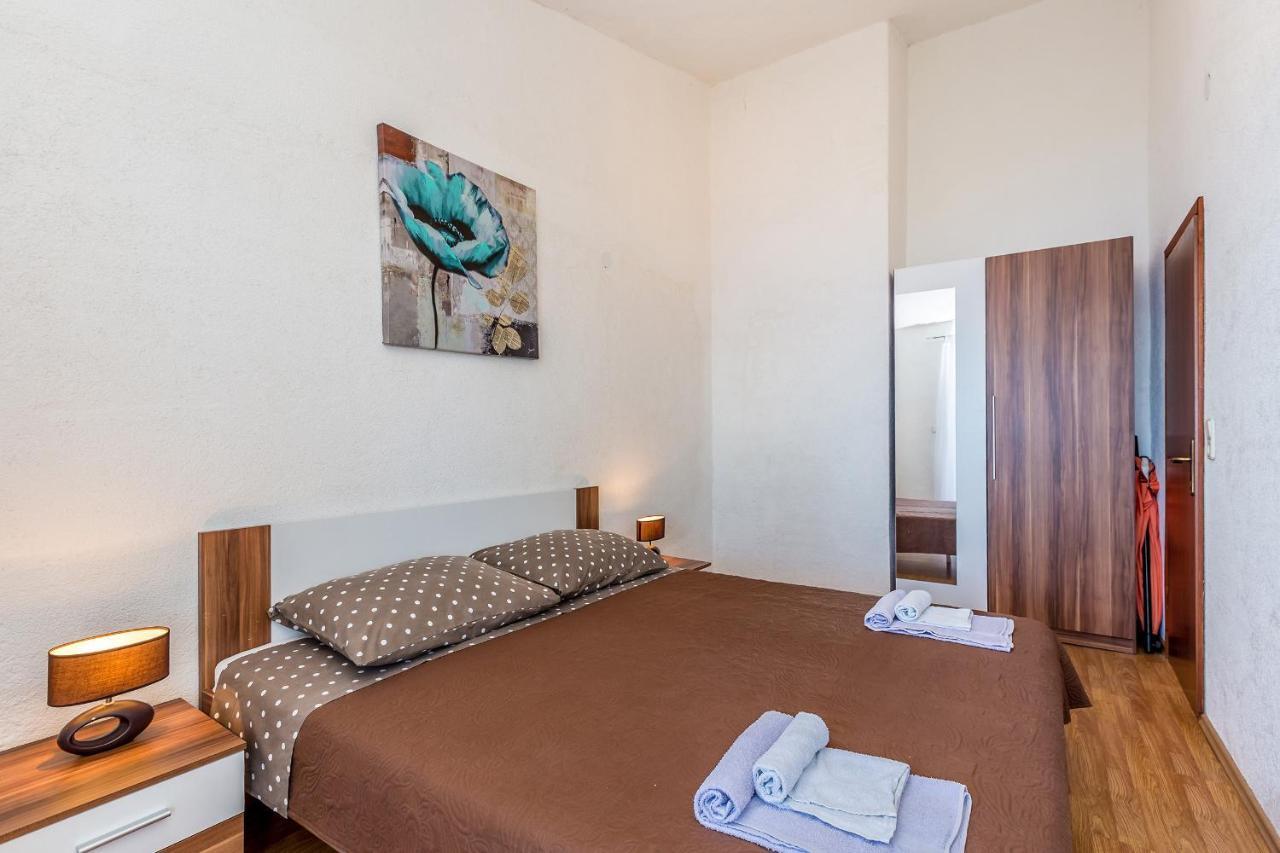 Private Accommodation Stara Baška Exteriér fotografie